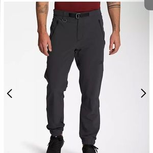 Men’s paramount Pro joggers for hiking (Northface)